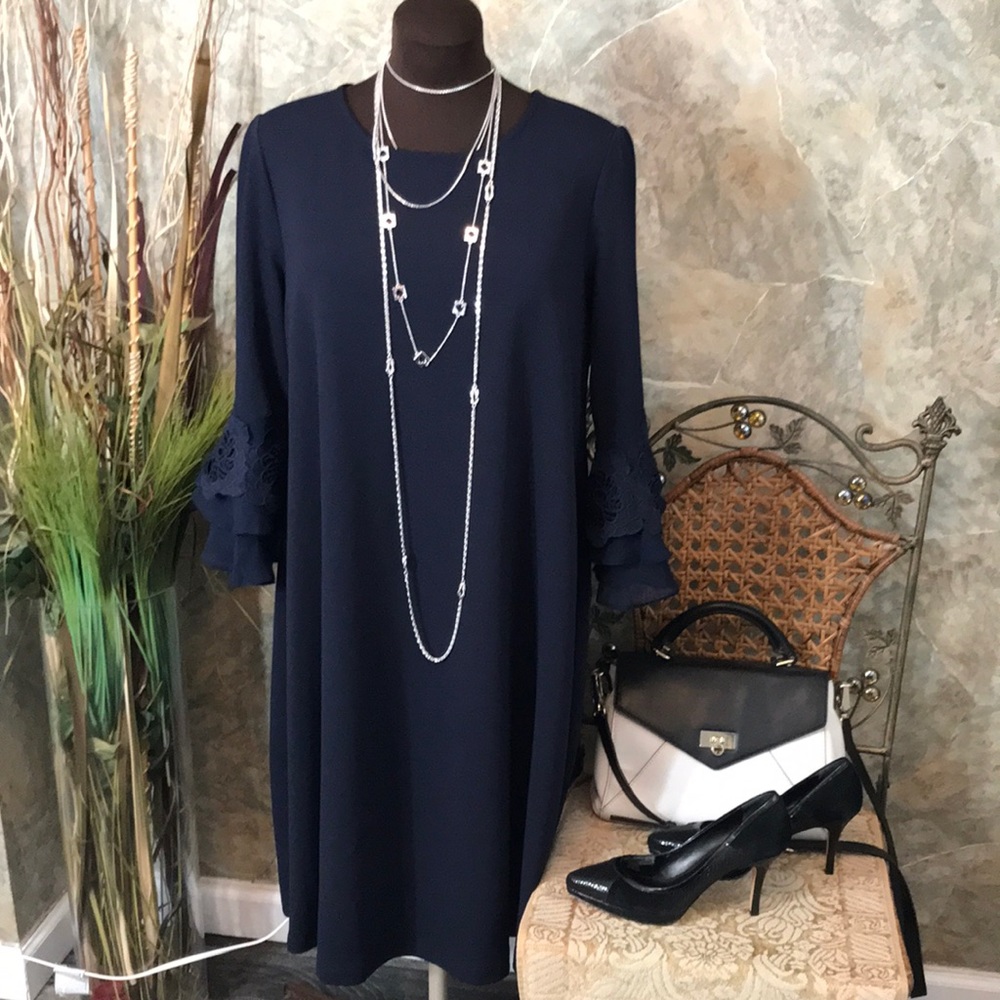 Nina Leonard 🌹 stunning deep rich navy blue dress flowered lace bell sleeve